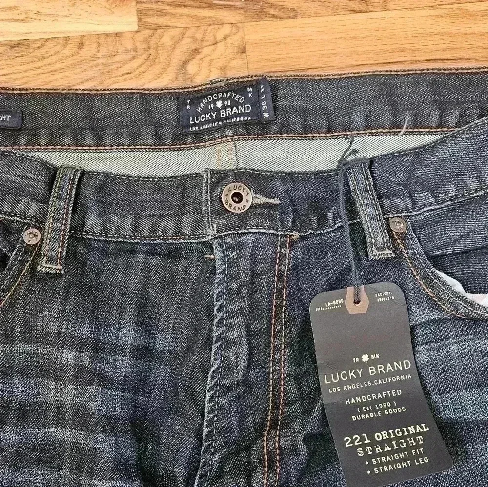 Lucky Brand 221 Original Straight Leg Straight Fit Jeans Size 38×32 NWT